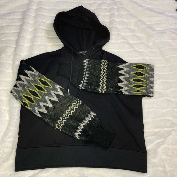Central Park West | Black Hoodie Sweater Arms zig zag - Picture 7 of 10